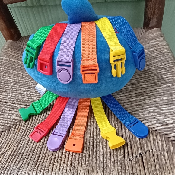 Buckle Toys BLU WHALE colorful Buckles Zipper Mouth Fleece Stuffed Toy 7in - Picture 8 of 16